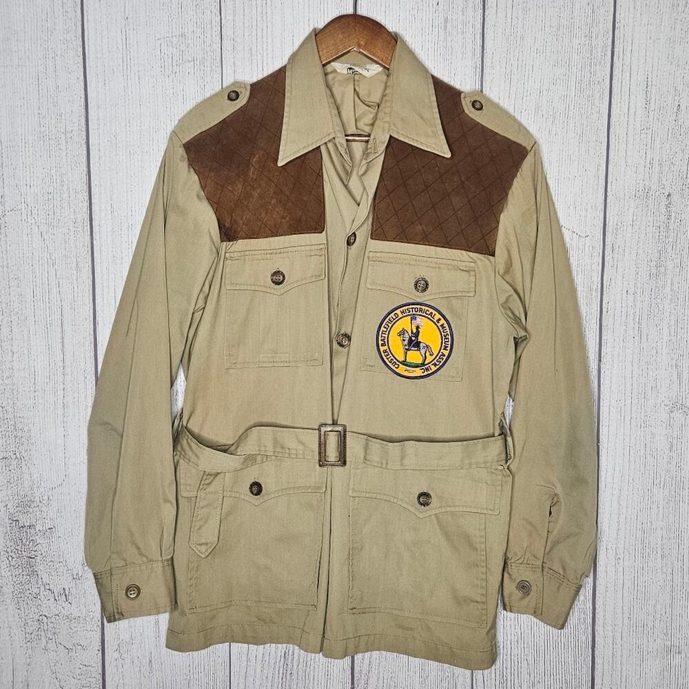 Vintage Woolrich Tan Shirt Jacket with Brown Leather Patch Shoulders, size Large